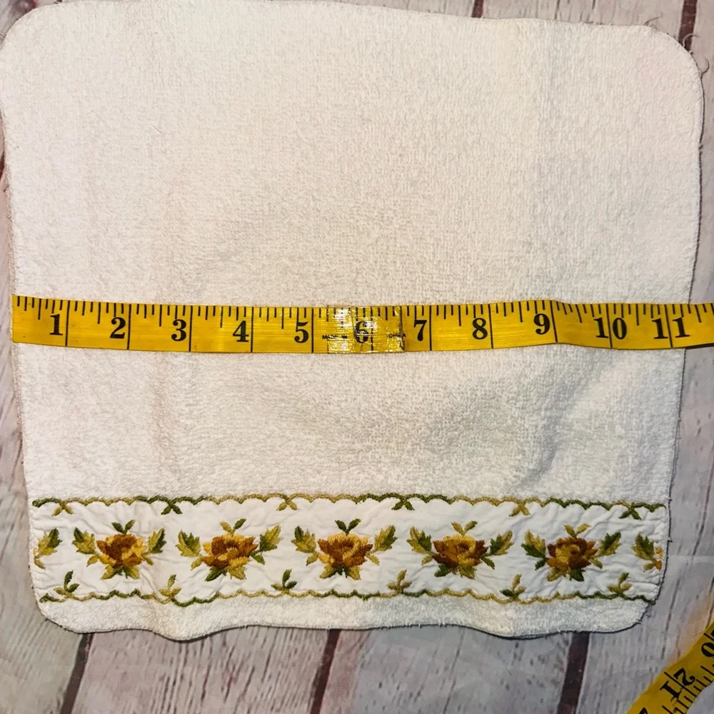 Vintage New Yorker By Fieldcrest Hand Towels and Washcloth Terry Cloth Set of 2